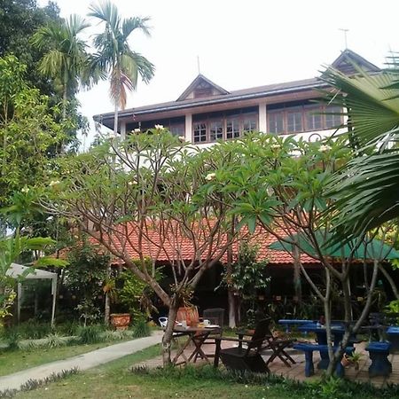 Thakhek Travel Lodge Esterno foto