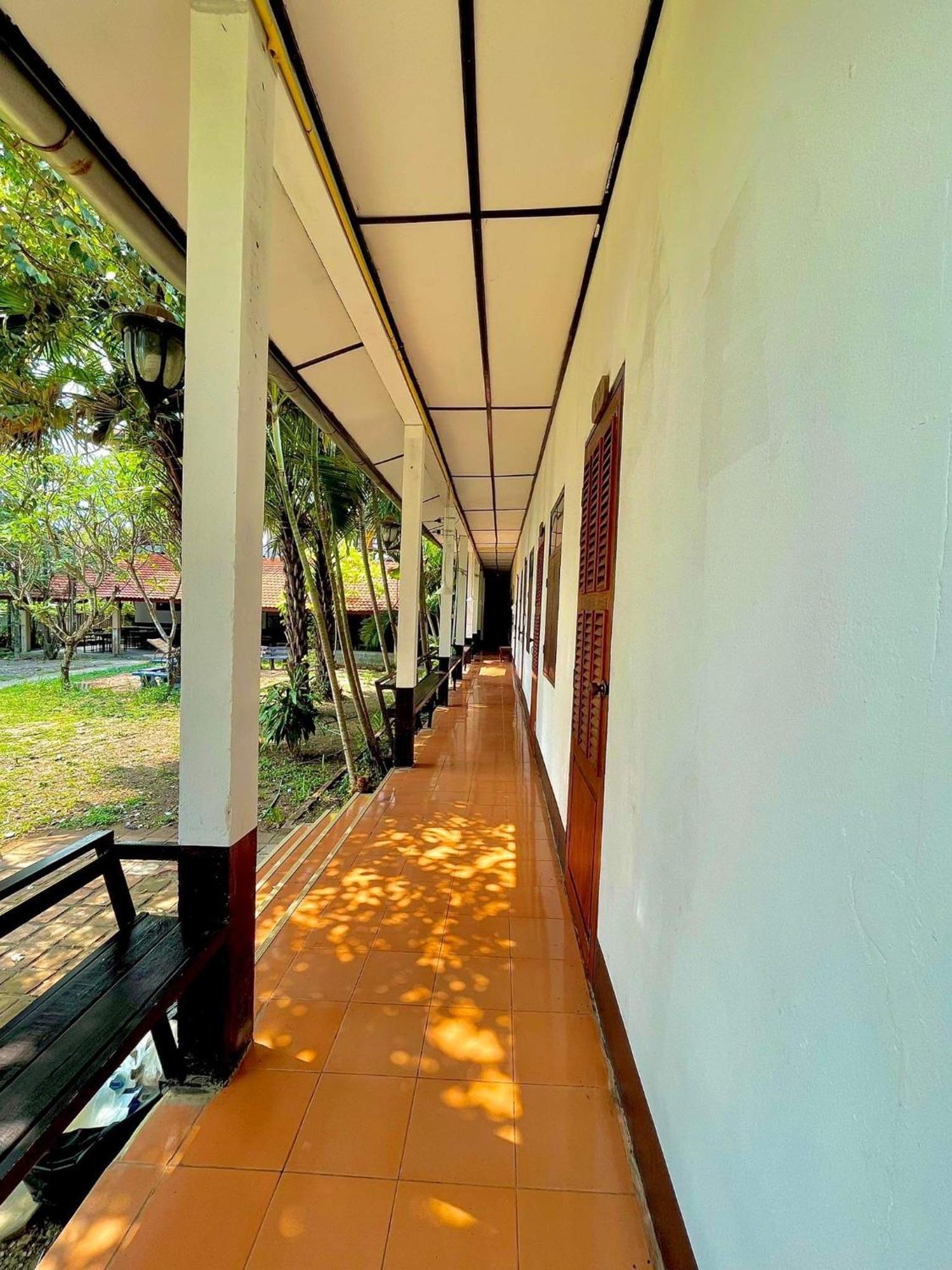 Thakhek Travel Lodge Esterno foto