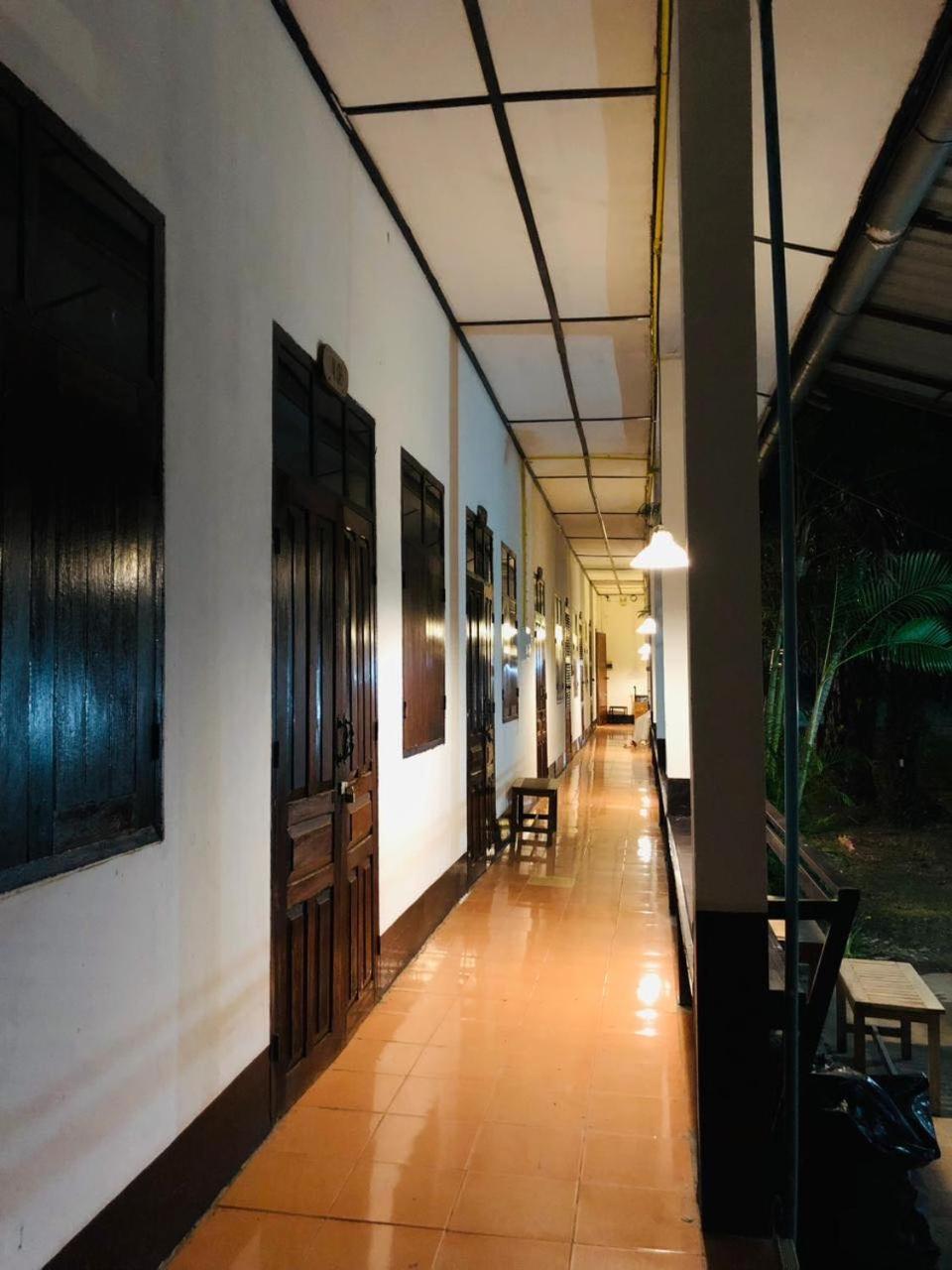 Thakhek Travel Lodge Esterno foto