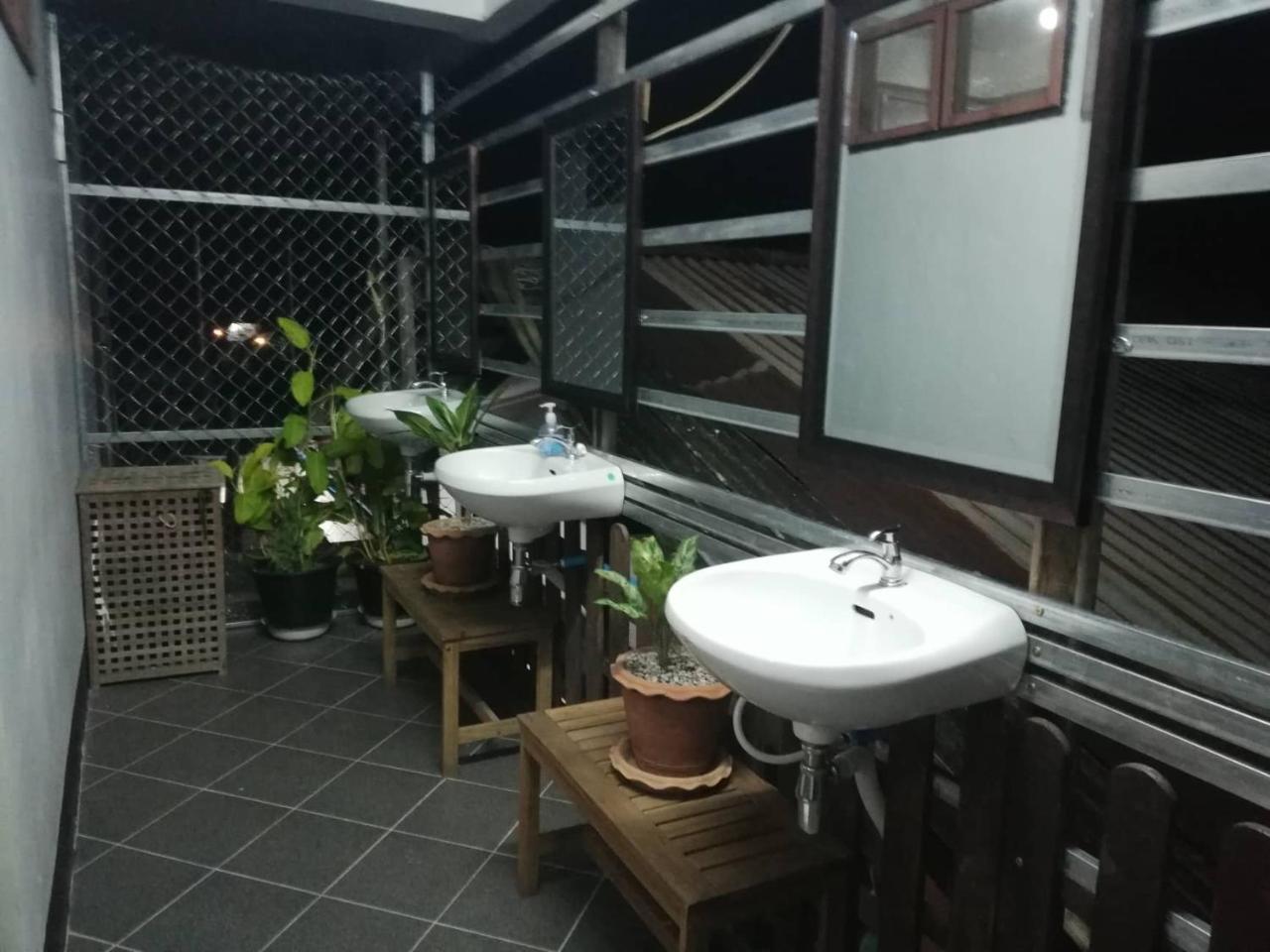 Thakhek Travel Lodge Esterno foto